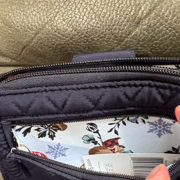 Vera Bradley merry mischief snow day  in RFID Turnlock wallet - Picture 6 of 8